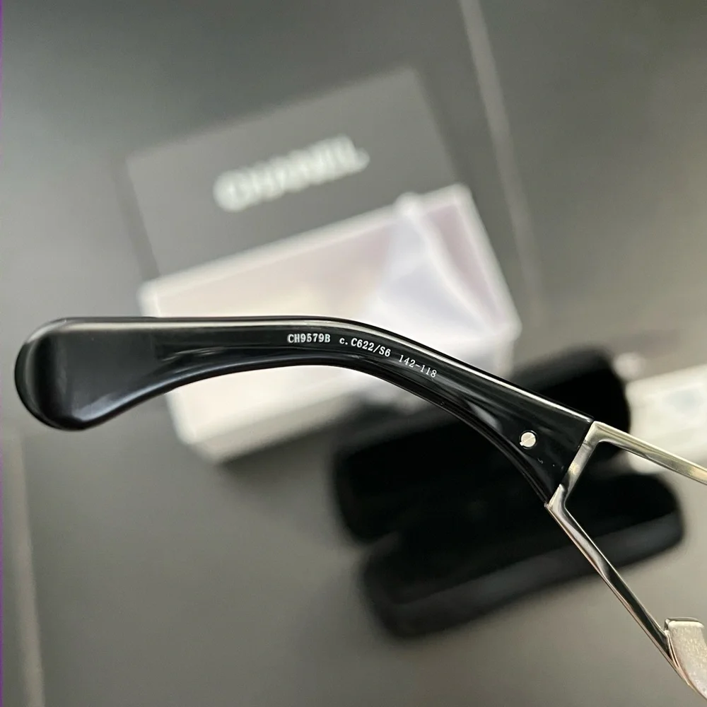 CHANEL vintage shield sunglasses - Picture 3 of 9